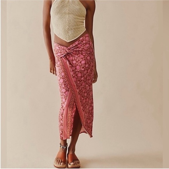 Free People Dresses & Skirts - Free People Sarong It Feels Right Skirt